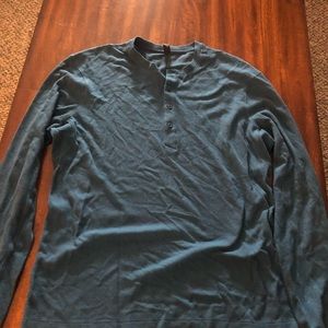Men’s blue lululemon thermal long sleeve